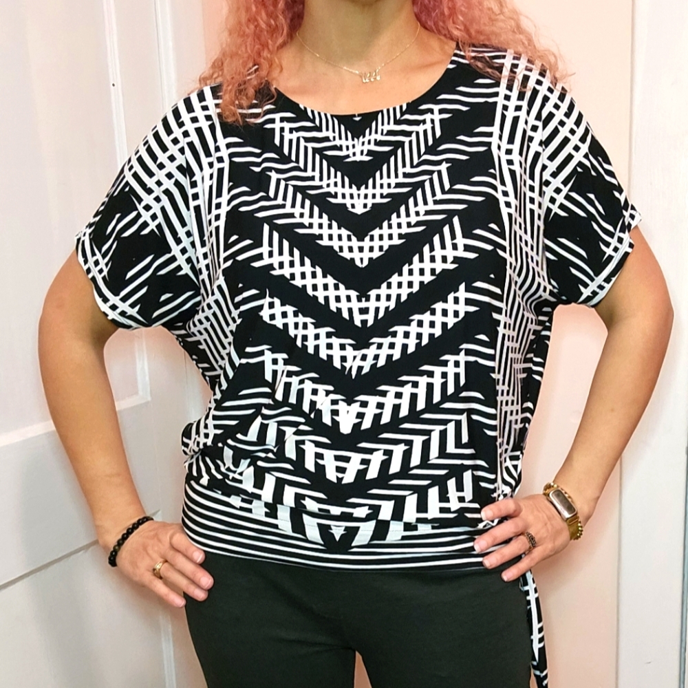 Black and White Geometric Women's Top
